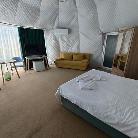 Отель Glamping By The Sea Нэводари Экстерьер фото