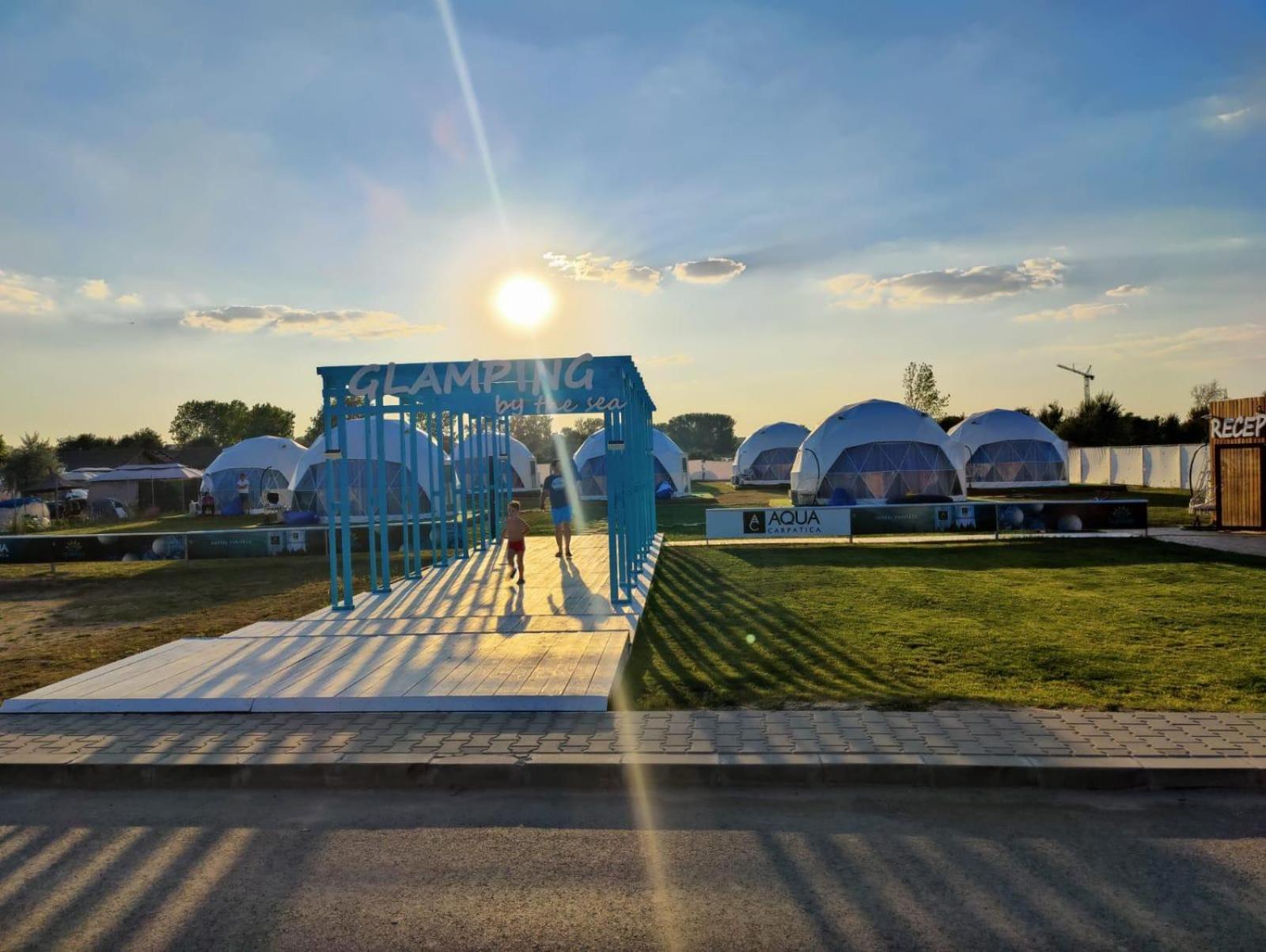 Отель Glamping By The Sea Нэводари Экстерьер фото