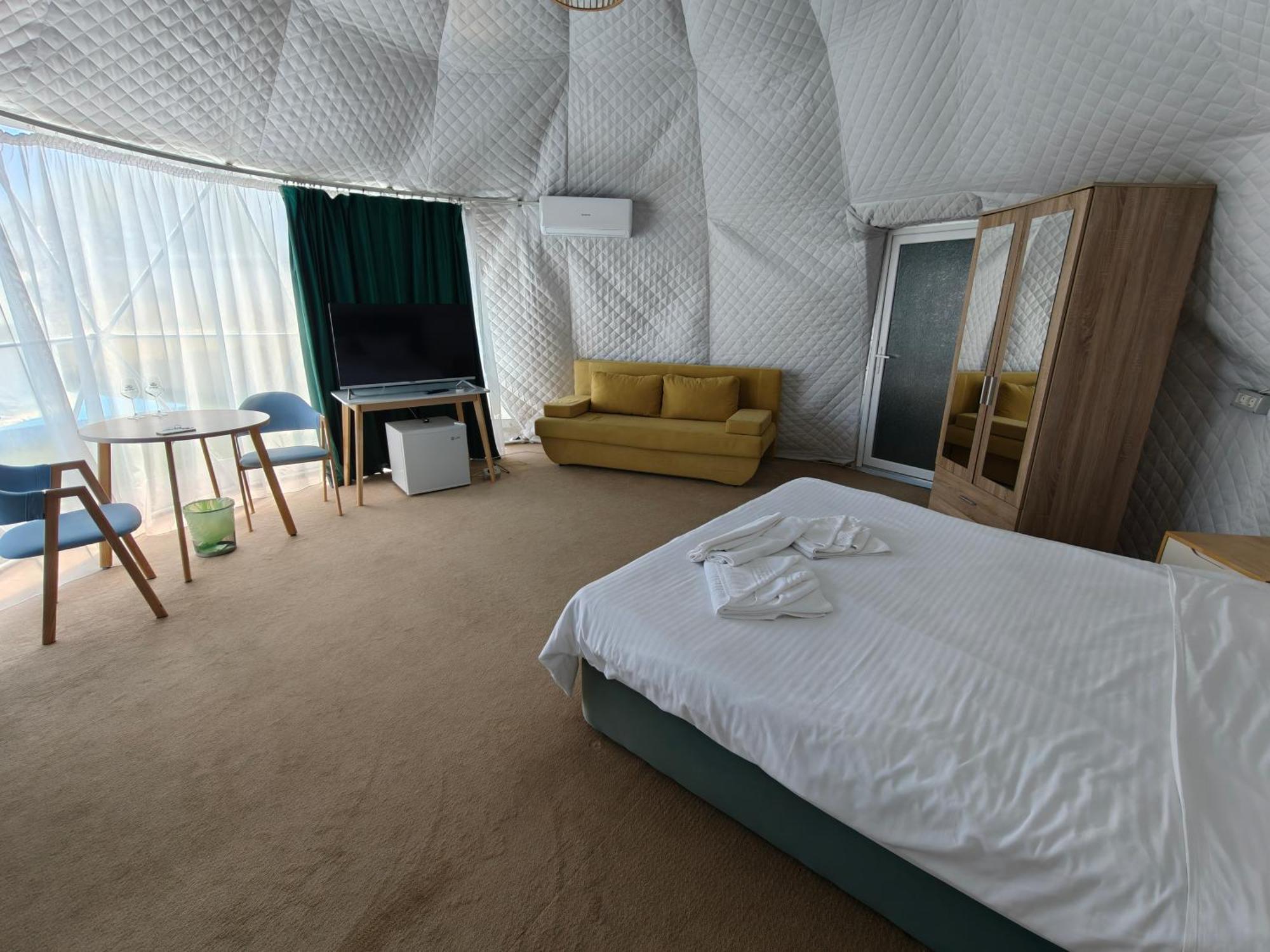 Отель Glamping By The Sea Нэводари Экстерьер фото